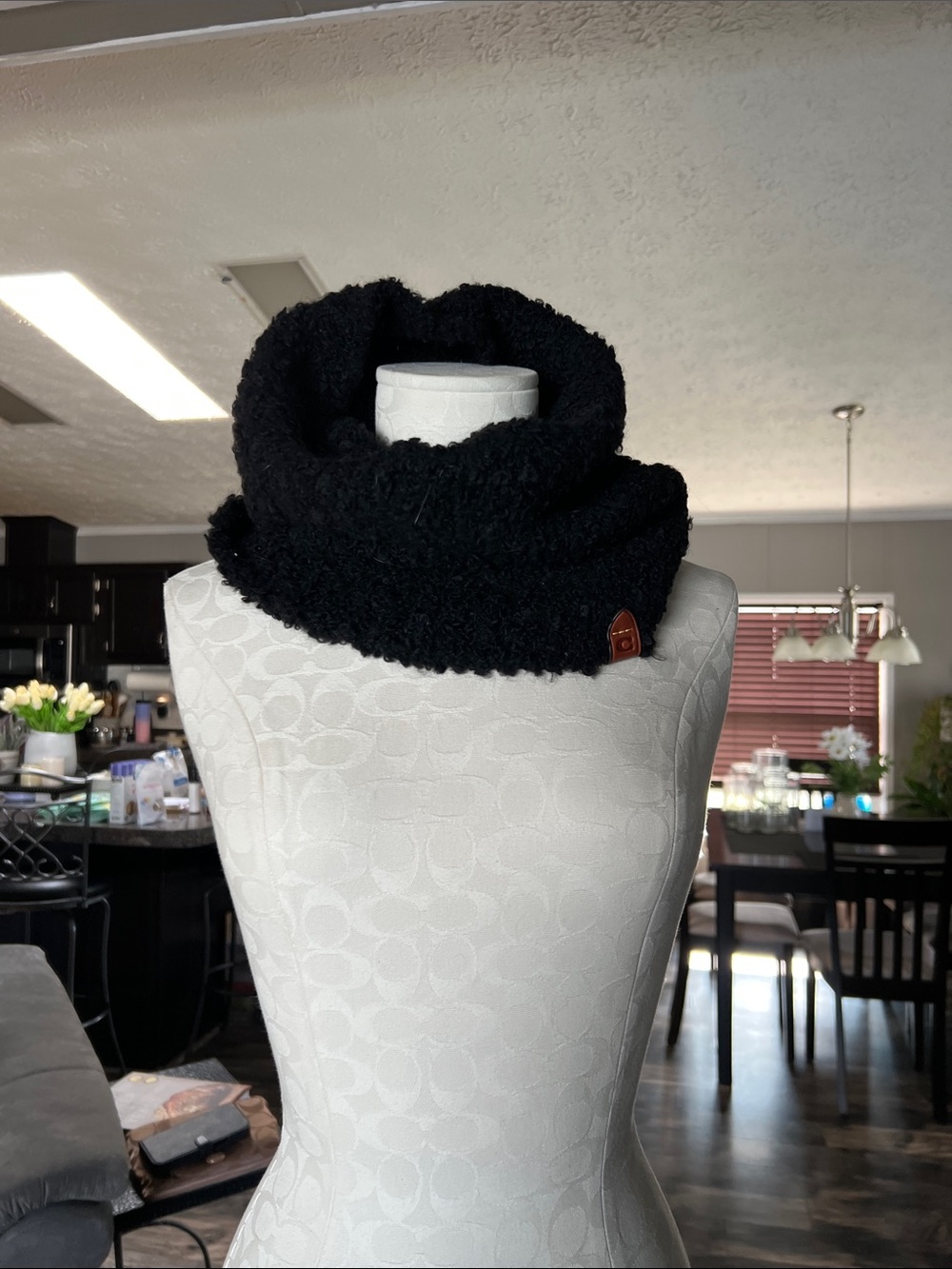 Coach snood in wool-alpaca blend/boucle feel